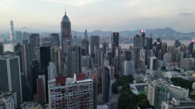 Causeway Körfezi, 28 Temmuz 2023 'te Hong Kong' un hareketli ve hareketli bir bölgesidir.