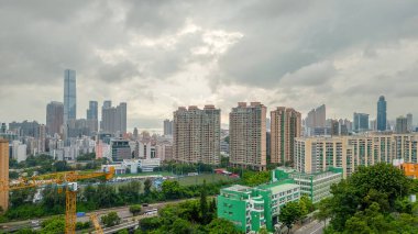 30 Temmuz 2023 'te Kowloon' da bulunan büyüleyici ve ikonik bir şehir silueti.