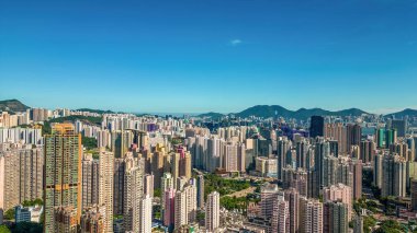 Doğu Kowloon modern gökdelenlerin karışımıyla karakterize edilir. 2 Ağustos 2023