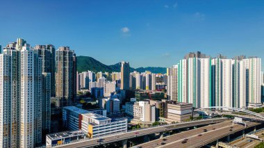 Otoyol Batı Kowloon 'da başlıyor ve kuzeye doğru ilerliyor. 3 Ağustos 2023