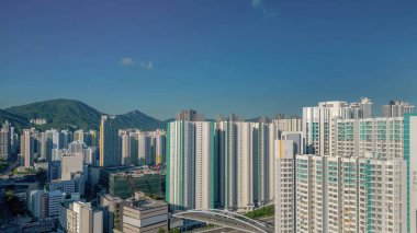 Otoyol Batı Kowloon 'da başlıyor ve kuzeye doğru ilerliyor. 3 Ağustos 2023