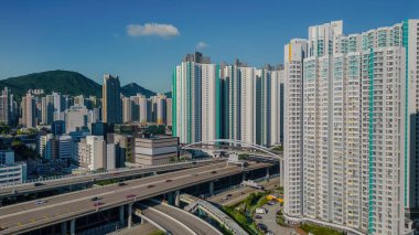 Otoyol Batı Kowloon 'da başlıyor ve kuzeye doğru ilerliyor. 3 Ağustos 2023