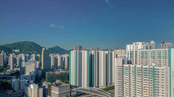 Otoyol Batı Kowloon 'da başlıyor ve kuzeye doğru ilerliyor. 3 Ağustos 2023