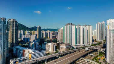 Otoyol Batı Kowloon 'da başlıyor ve kuzeye doğru ilerliyor. 3 Ağustos 2023