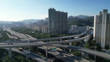 Otoyol Batı Kowloon 'da başlıyor ve kuzeye doğru ilerliyor. 3 Ağustos 2023