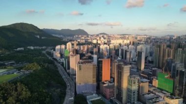Lai Chi Kok, 3 Ağustos 2023 tarihinde kurulmuş canlı ve çeşitli bir bölgedir..