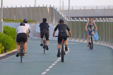 Tko şehrindeki bisiklet yolu, Hong Kong 15 Ağustos 2023