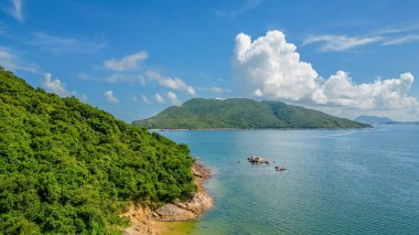Şişko Tong Mun, Hong Kong Tarihi Deniz Kapısını keşfediyor.