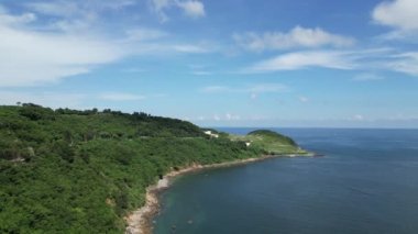 Şişko Tong Mun, Hong Kong Tarihi Deniz Kapısını keşfediyor.