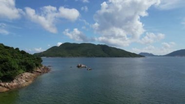Şişko Tong Mun, Hong Kong Tarihi Deniz Kapısını keşfediyor.