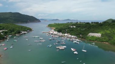 Hong Kong - 23 Ağustos 2023: Po Toi O, Hong Kong 'da Resimli Balıkçılık Köyü