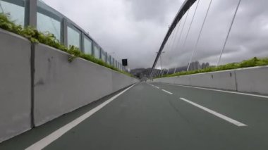 Hong Kong - 7 Eylül 2023: TKO bisiklet yolunda bisiklet sembolü