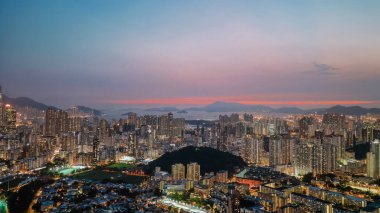Kowloon Üzerindeki Alacakaranlık, Şehir Huzurunun Gerçeküstü Bakışı 21 Eylül 2021
