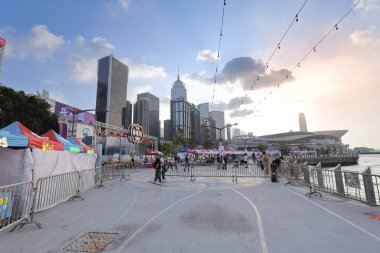 Hong Kong 'daki Gece Enerjileri şirketinin bunalımı.