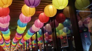 HONG KONG - 4 Ekim 2023: Hong Kong 'daki Tung Chung Gezinti Güvertesinde Fener Festivali