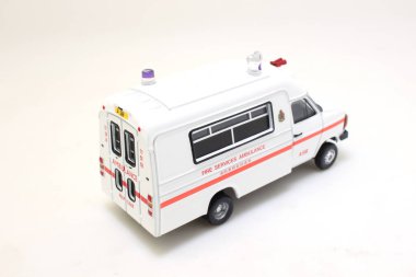 15 Ekim 2023 'te beyaz panodaki ambulansın ölçeği