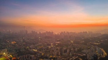 Fotoğraf: 26 Ekim 2021 Kowloon 'un batısı Alacakaranlık, Hong Kong