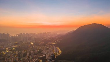 Fotoğraf: 26 Ekim 2021 Kowloon 'un batısı Alacakaranlık, Hong Kong