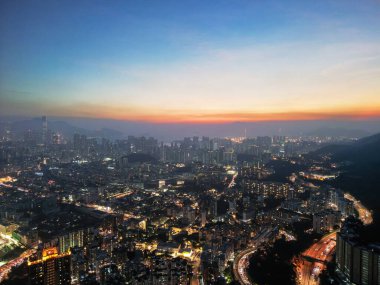 Fotoğraf: 26 Ekim 2023 Batı Kowloon Alacakaranlık, Hong Kong