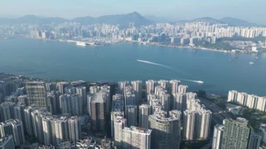 23 Ekim 2023 - Hong Kong: Kornhill Plaza, Quarry Körfezi 'ndeki konut alanı 