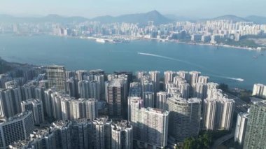 23 Ekim 2023 - Hong Kong: Kornhill Plaza, Quarry Körfezi 'ndeki konut alanı 