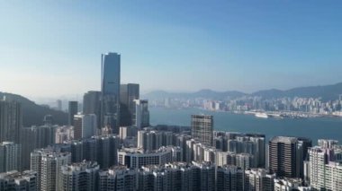 23 Ekim 2023 - Hong Kong: Kornhill Plaza, Quarry Körfezi 'ndeki konut alanı 