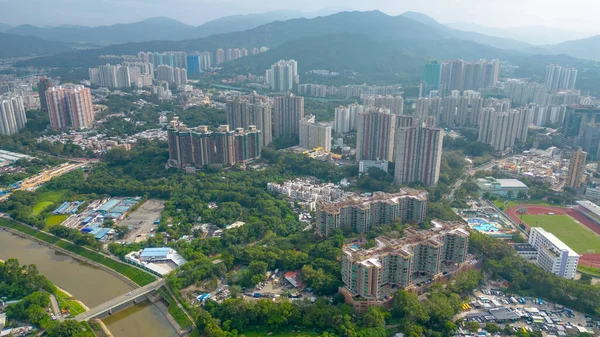 22 Ekim 2023 Sheung Shui, Hong Kong 'un Kuzeyindeki Huzuru Kucaklıyor