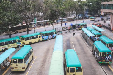 Hong Kong 'daki mini otobüs durağı 19 Şubat 2015