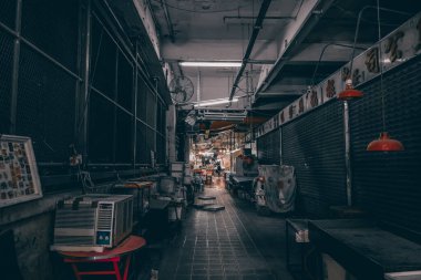 16 Kasım 2023 - Hong Kong: Shek Kip Mei 'deki yerel market 