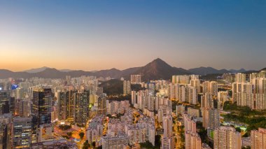 18 Kasım 2023 Hong Kong Kwun Tong üzerinde gün batımı