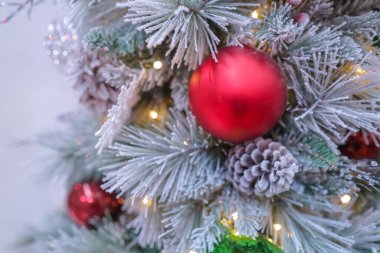 Süslü Noel Ağacı, kış arkaplanı