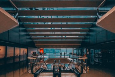 Modern AVM, Hong Kong 'daki Kalabalık, 08 Aralık 2023