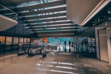 Modern AVM, Hong Kong 'daki Kalabalık, 08 Aralık 2023