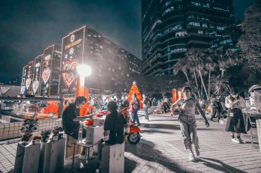 Hong Kong 08 Aralık 2023. Hong Kong 'daki büyüleyici Noel Pazarı.