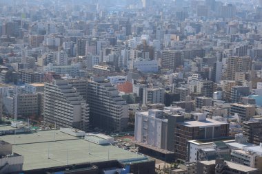 Gökdelenleri olan metropol ve 30 Kasım 2023 'ten kalabalık şehir manzarası.
