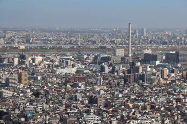 Gökdelenleri olan hareketli şehir, 30 Kasım 2023 Oshiage bölgesinin dış görünüşü