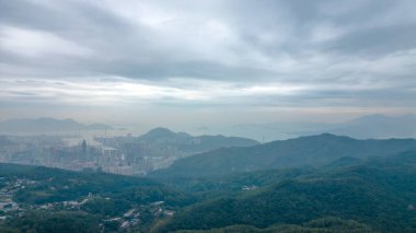 22 Aralık 2023 Tai Mo Shan Şehir Parkı 'ndaki bir dağ..