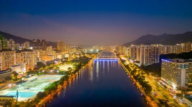 24 Aralık 2023 Shing Mun Nehri Shatin 'de Noel süslemeleri ile