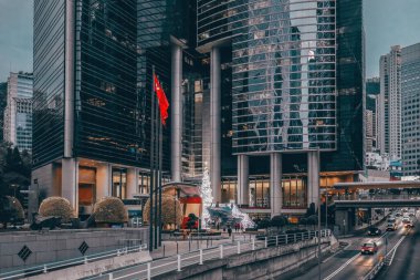 27 Aralık 2023 gökdelenleri ve ofis binaları yaklaştı.