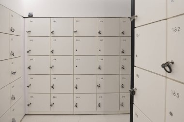 29 Kasım 2023 Shibuya Gökyüzü 'ndeki kapalı bagaj deposu.