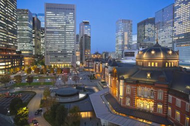 29 Kasım 2023 Tokyo İstasyonu Marunouchi Gece Çıkışı