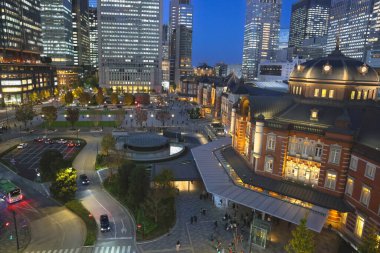 29 Kasım 2023 Marunouchi Gece Işığıyla Çıkıyor