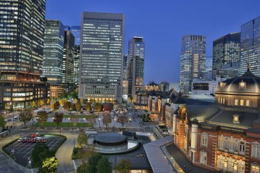 29 Kasım 2023 Tokyo İstasyonu Marunouchi çıkışı, Japonya