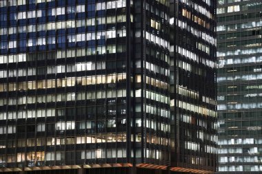 29 Kasım 2023. Etrafındaki ofis binaları. Tokyo, Japonya.