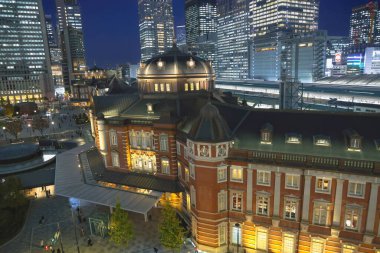 29 Kasım 2023 Tokyo tren istasyonu ve Tokyo yüksek binası Marunouchi