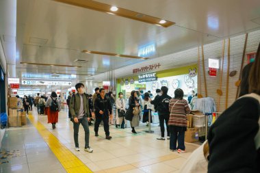 29 Kasım 2023 Tokyo istasyonundaki yeraltı alışveriş merkezi, Japonya