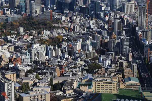 29 Kasım 2023 Ebisu ve Shibuya, Tokyo, Japonya 'daki iş merkezi.