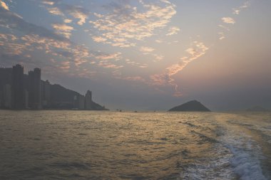 6 Ocak 2024, Hong Kong Viktorya Limanı üzerinden Skyline