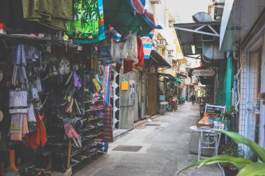 Ocak 6 2024 yerel sokak pazarı, yerel gıda ve ürünler satıyor,
