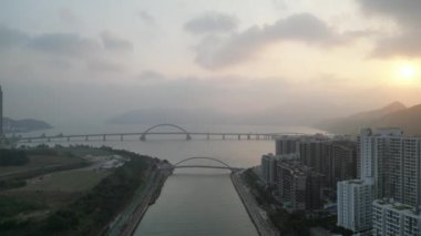 Hong Kong - 1 Ocak 2024: Tiu Keng Leng Rıhtımı